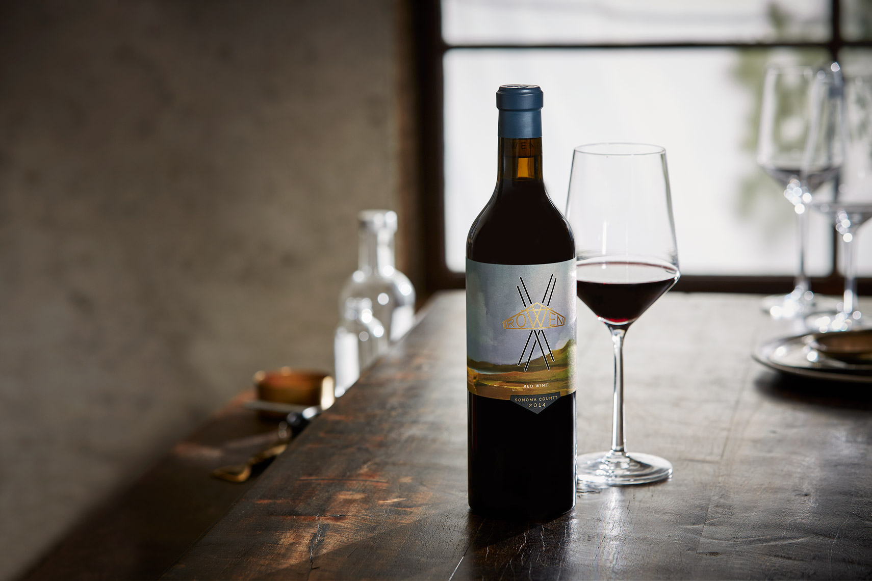 AlanCampbellPhotography, Rowen Wine on a rustic table