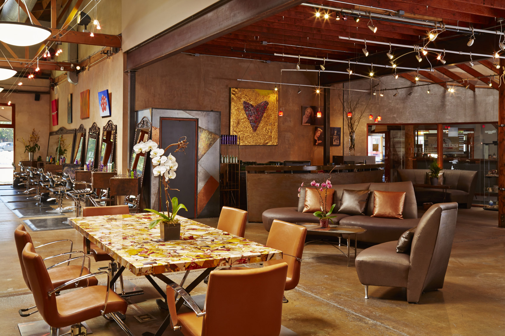 AlanCampbellPhotography, a different angle of the interior of El Lui salon.