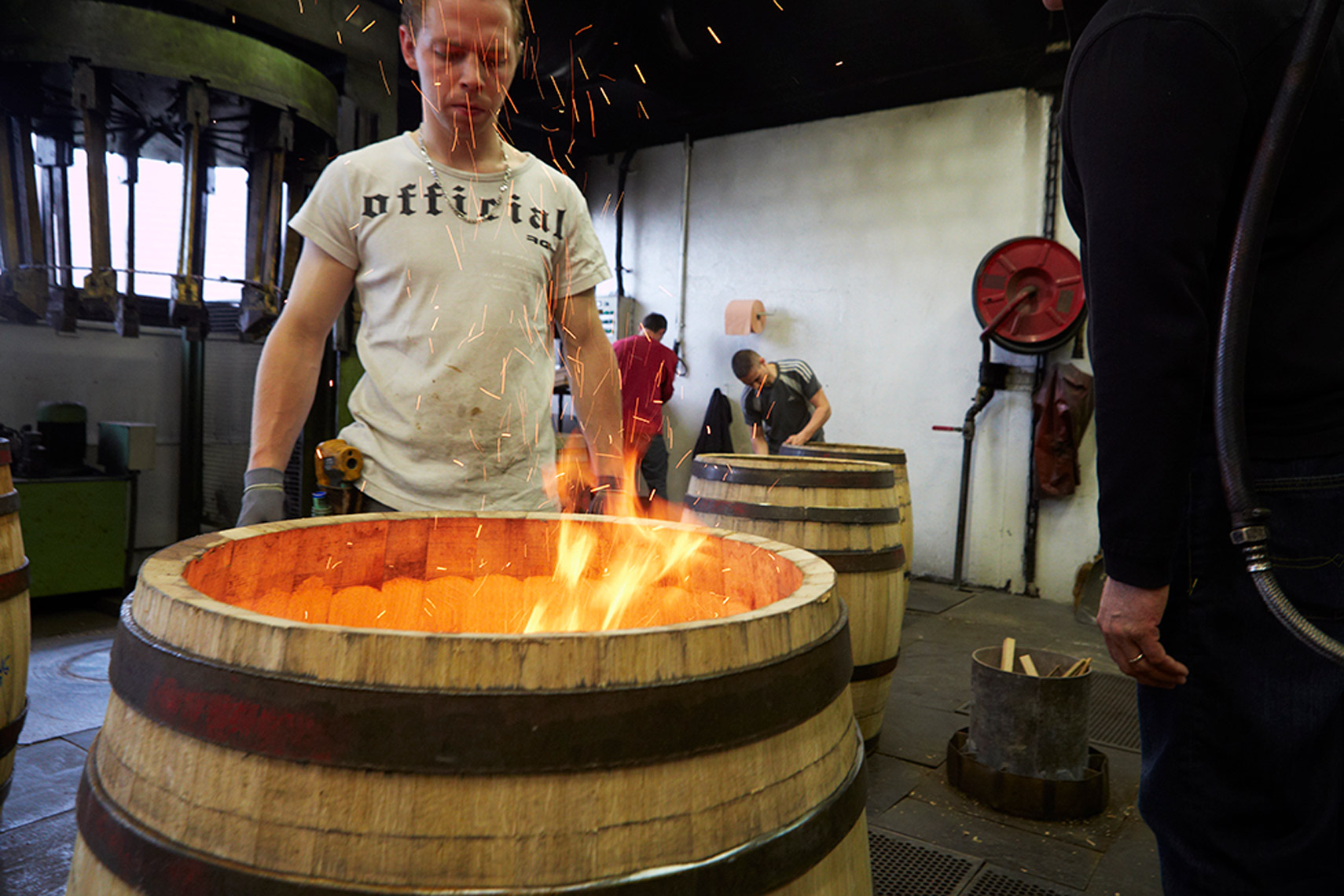 AlanCampbellPhotography, toasting the barrels in a cooperage