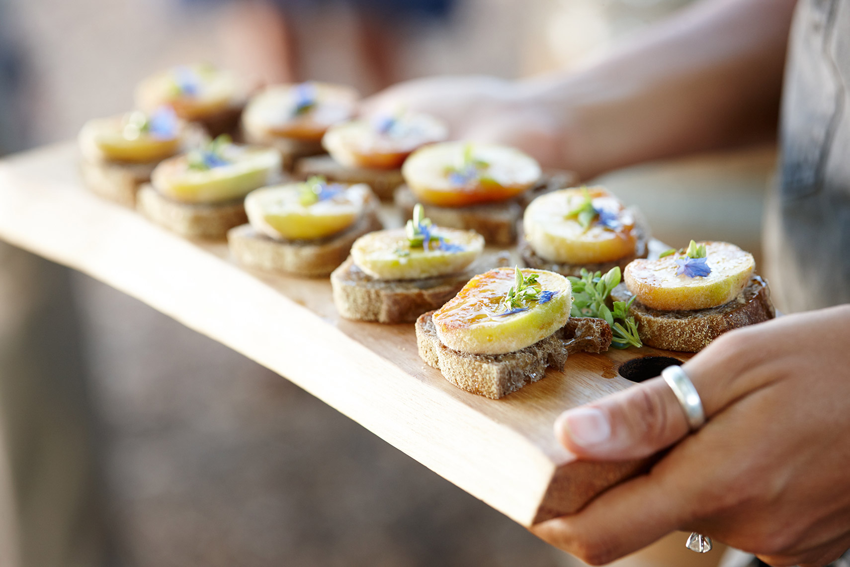 AlanCampbellPhotography, appetizers in the garden party